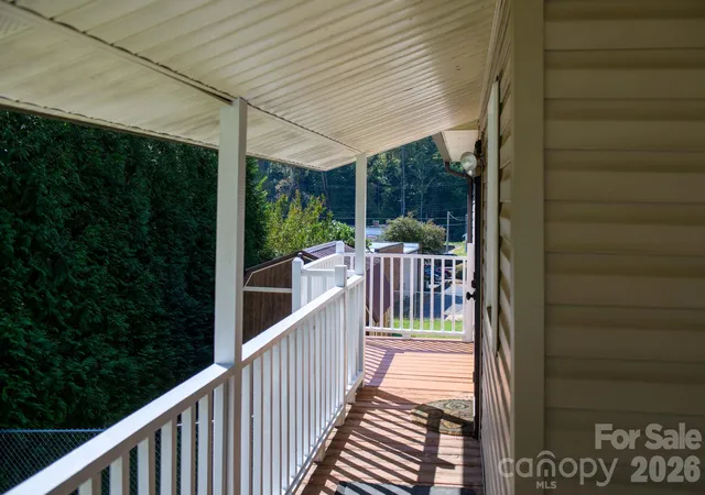 Photo 3 of Single family home for sale at 203 Newland Pl, Lenoir, NC 28645 | MLS# 4434255 | Listing updated on 2026-10-18