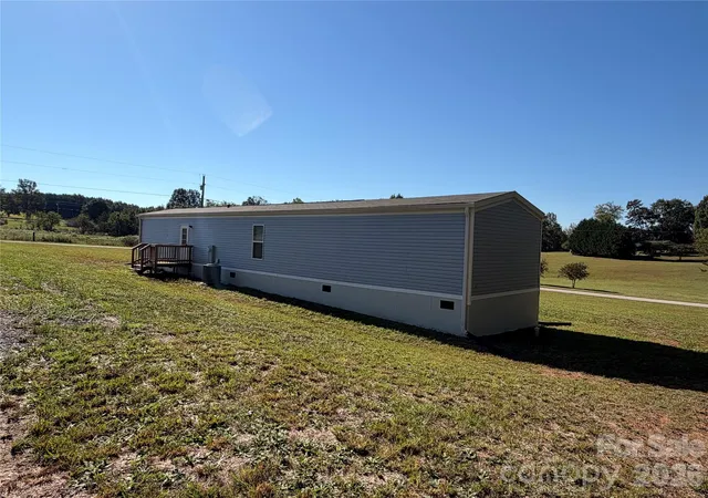 Photo 4 of Single family home for sale at 5664 Zion Hl Dr, Lawndale, NC 28090 | MLS# 4434258 | Listing updated on 2026-10-23