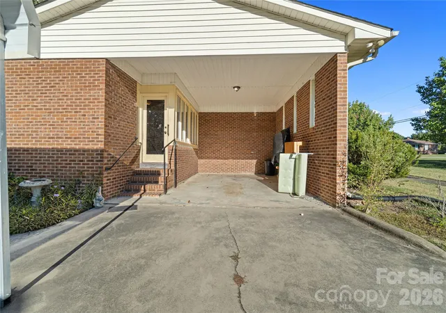 Photo 2 of Single family home for sale at 126 Highland Dr, Wadesboro, NC 28170 | MLS# 4434261 | Listing updated on 2026-10-23