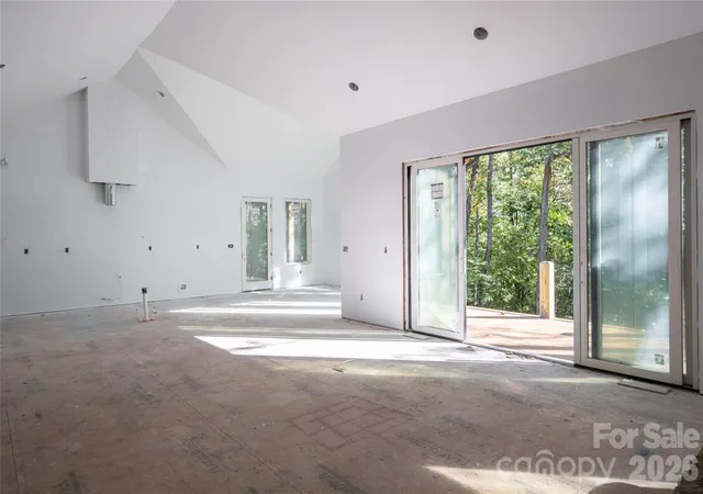 Photo 2 of Mansion for sale at 200 Bent Pine Tr, Hendersonville, NC 28739 | MLS# 4434265 | Listing updated on 2026-10-27