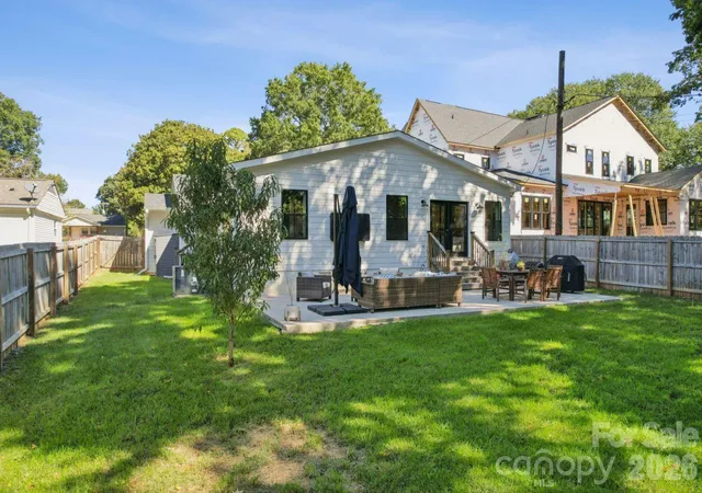 Photo 4 of Single family home for sale at 512 Manhasset Rd, Charlotte, NC 28209 | MLS# 4434268 | Listing updated on 2026-10-31