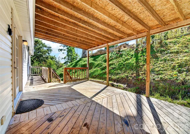 Photo 4 of Single family home for sale at 1685 Arbuckle Rd, Burnsville, NC 28714 | MLS# 4434269 | Listing updated on 2026-10-20
