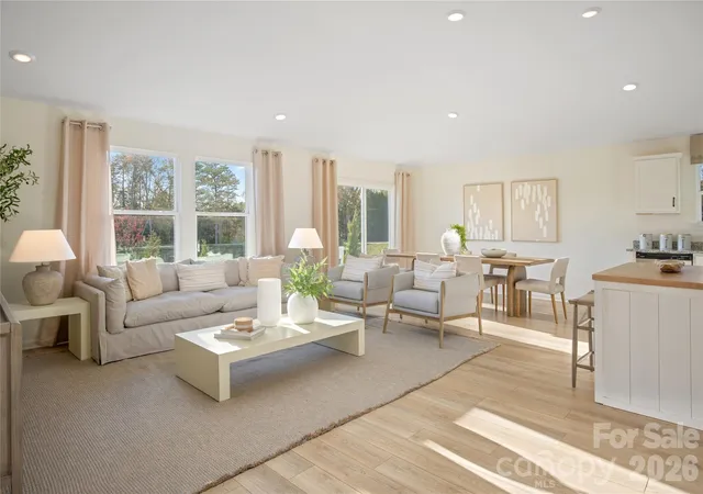 Photo 1 of Single family home for sale at 6824 Wilson Crk Dr, Fort Mill, SC 29707 | MLS# 4434274 | Listing updated on 2026-10-18
