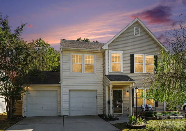 Photo 1 of Single family home for sale at 15705 Lakepoint Forest Dr #41, Charlotte, NC 28278 | MLS# 4434280 | Listing updated on 2026-10-17