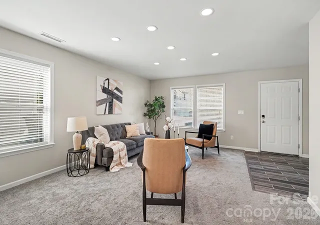 Photo 3 of Single family home for sale at 15705 Lakepoint Forest Dr #41, Charlotte, NC 28278 | MLS# 4434280 | Listing updated on 2026-10-17