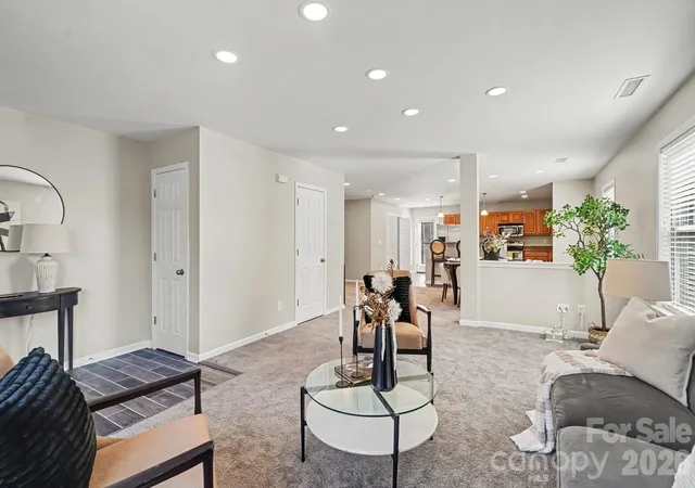 Photo 4 of Single family home for sale at 15705 Lakepoint Forest Dr #41, Charlotte, NC 28278 | MLS# 4434280 | Listing updated on 2026-10-17