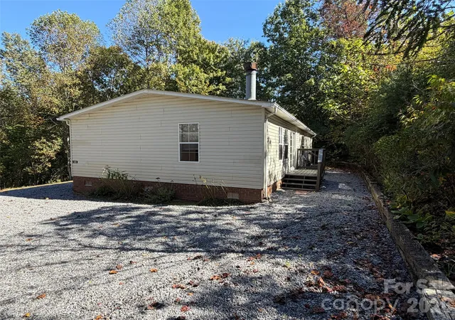 Photo 4 of Single family home for sale at 449 Randall Rd, Marion, NC 28752 | MLS# 4434289 | Listing updated on 2026-10-15