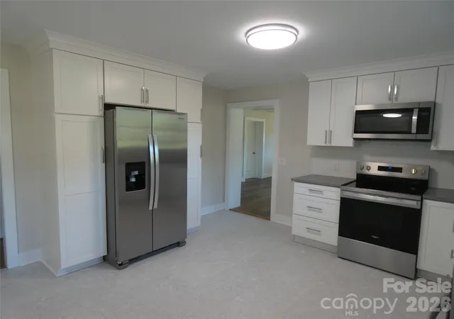 Photo 3 of Single family home for sale at 201 D St, Statesville, NC 28677 | MLS# 4434294 | Listing updated on 2026-10-29