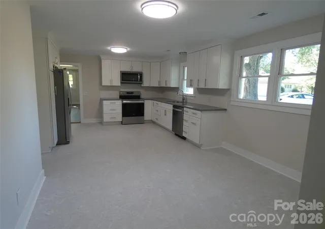 Photo 4 of Single family home for sale at 201 D St, Statesville, NC 28677 | MLS# 4434294 | Listing updated on 2026-10-29
