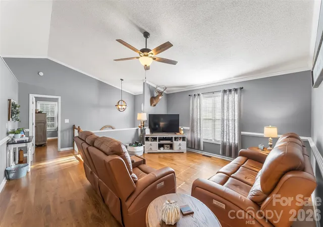 Photo 3 of Single family home for sale at 3105 Lyndhurst Dr, Lenoir, NC 28645 | MLS# 4434302 | Listing updated on 2026-10-15