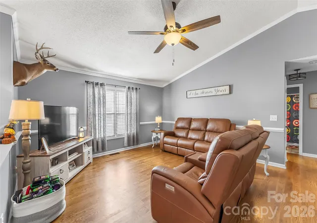 Photo 4 of Single family home for sale at 3105 Lyndhurst Dr, Lenoir, NC 28645 | MLS# 4434302 | Listing updated on 2026-10-15