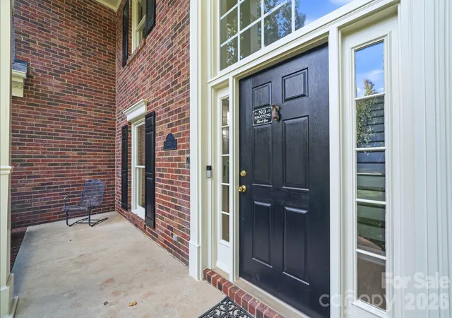 Photo 3 of Single family home for sale at 8800 Oxfordshire Ct, Huntersville, NC 28078 | MLS# 4434306 | Listing updated on 2026-10-21