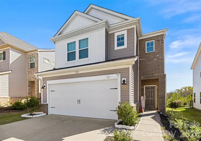 Photo 2 of Single family home for sale at 333 Hyssop Ct, Fort Mill, SC 29715 | MLS# 4434309 | Listing updated on 2026-10-17