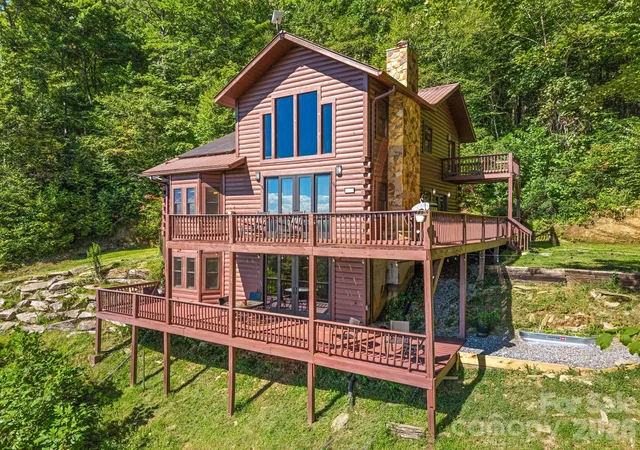 Photo 2 of Single family home for sale at 1120 Grizzly Ridge, Bryson City, NC 28713 | MLS# 4434317 | Listing updated on 2026-10-15