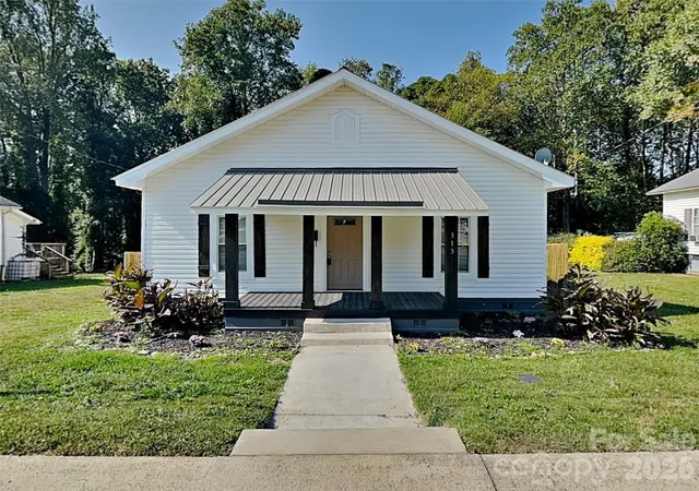 Photo 1 of Single family home for sale at 313 Bruce Ave, Mooresville, NC 28115 | MLS# 4434321 | Listing updated on 2026-10-14