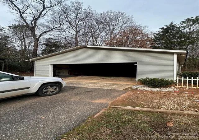 Photo 3 of Single family home for sale at 194 Canfield Dr, Olin, NC 28660 | MLS# 4434341 | Listing updated on 2026-10-20