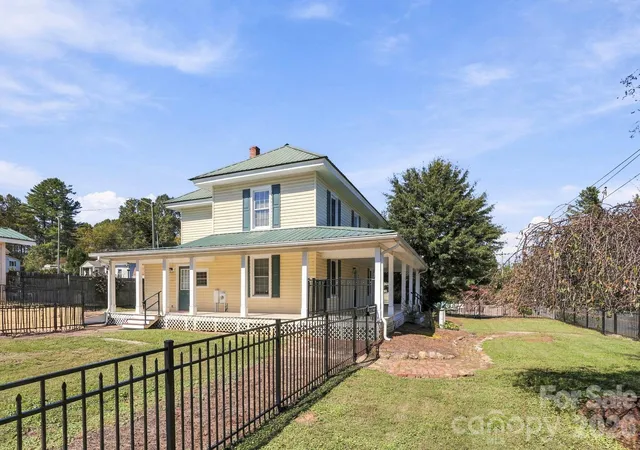 Photo 4 of Multi family home for sale at 444 S Broad St, Brevard, NC 28712 | MLS# 4434346 | Listing updated on 2026-10-14