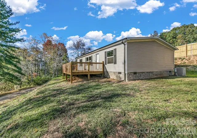 Photo 1 of Single family home for sale at 70 Windy Hl Ln, Canton, NC 28716 | MLS# 4434362 | Listing updated on 2026-10-14
