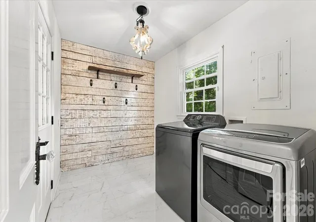 Photo 2 of Single family home for sale at 1312 Redcoat Dr, Charlotte, NC 28211 | MLS# 4434364 | Listing updated on 2026-10-30