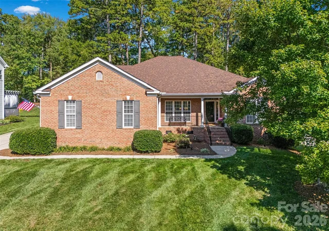 Photo 1 of Single family home for sale at 1718 Sanridge Wind Ln, Charlotte, NC 28262 | MLS# 4434366 | Listing updated on 2026-10-28