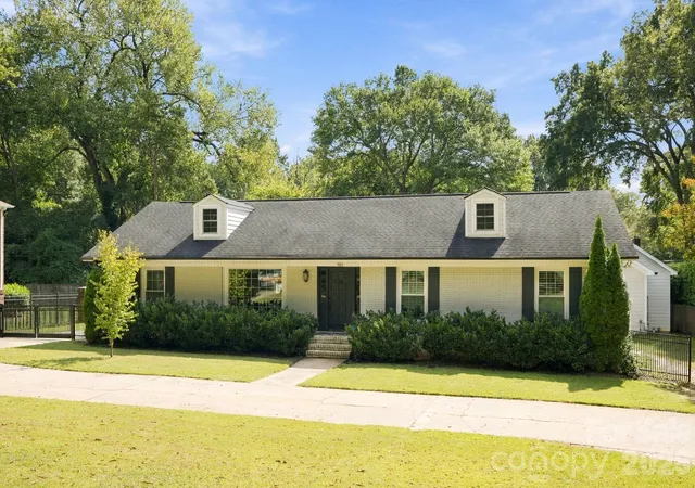 Photo 1 of Single family home for sale at 1901 Runnymede Ln, Charlotte, NC 28211 | MLS# 4434367 | Listing updated on 2026-10-28