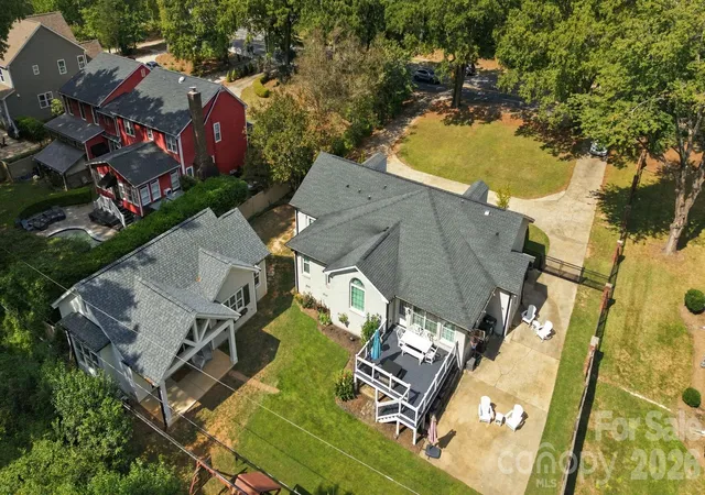 Photo 4 of Single family home for sale at 1901 Runnymede Ln, Charlotte, NC 28211 | MLS# 4434367 | Listing updated on 2026-10-28