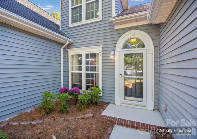 Photo 2 of Single family home for sale at 4152 Autumn Cvs Dr, Clover, SC 29710 | MLS# 4434372 | Listing updated on 2026-10-21