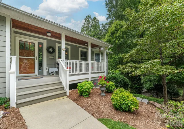 Photo 2 of Single family home for sale at 130 Olds Trl, Hendersonville, NC 28739 | MLS# 4434379 | Listing updated on 2026-10-14