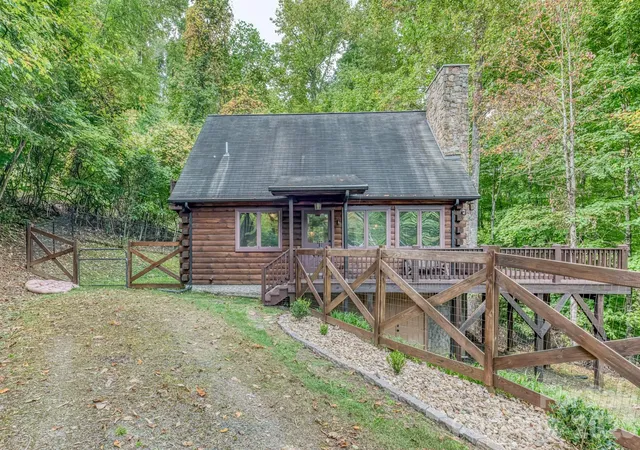 Photo 1 of Single family home for sale at 610 Amber Dr, Bakersville, NC 28705 | MLS# 4434384 | Listing updated on 2026-10-14