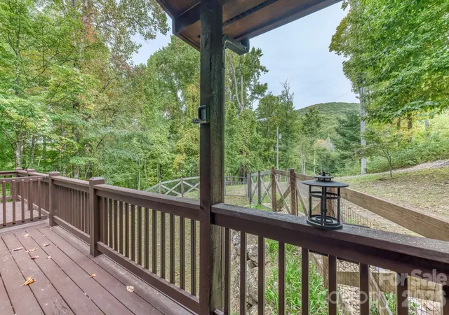 Photo 3 of Single family home for sale at 610 Amber Dr, Bakersville, NC 28705 | MLS# 4434384 | Listing updated on 2026-10-14