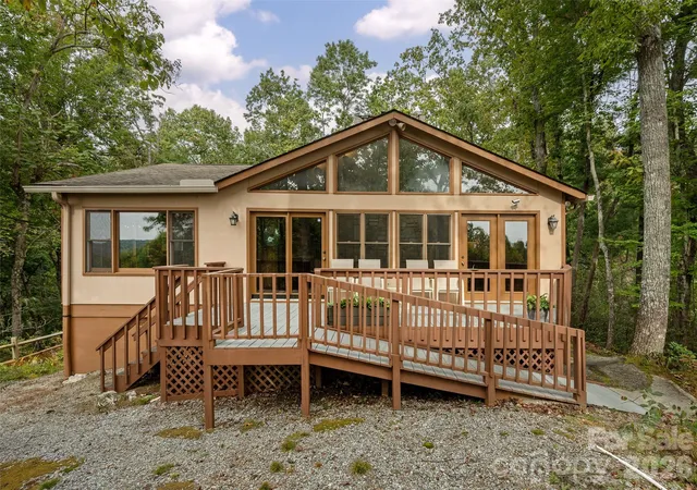 Photo 2 of Single family home for sale at 206 Skyland Acres Rd, Saluda, NC 28773 | MLS# 4434389 | Listing updated on 2026-10-15