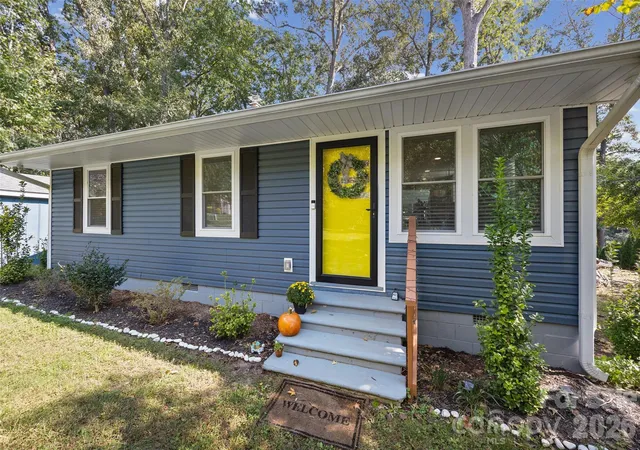 Photo 2 of Single family home for sale at 1544 Springpoint Rd, Rock Hill, SC 29732 | MLS# 4434394 | Listing updated on 2026-10-21