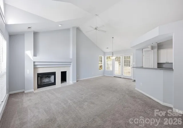 Photo 4 of Single family home for sale at 4000 Huntmeadow Dr, Charlotte, NC 28269 | MLS# 4434403 | Listing updated on 2026-10-24