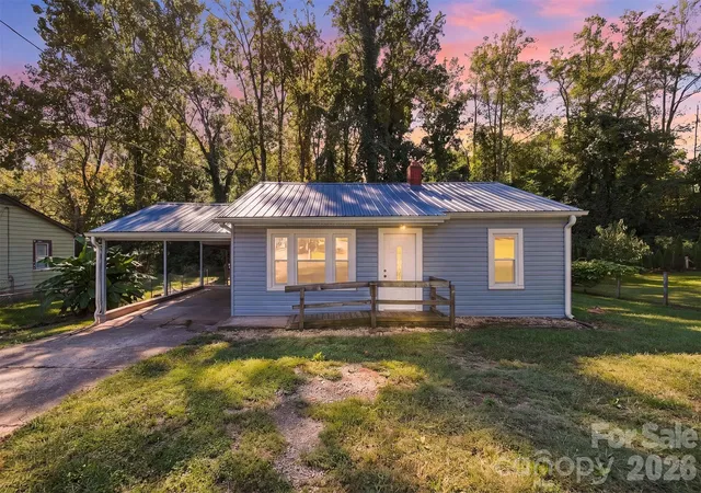 Photo 1 of Single family home for sale at 110 Brookside Ln, Morganton, NC 28655 | MLS# 4434404 | Listing updated on 2026-10-14