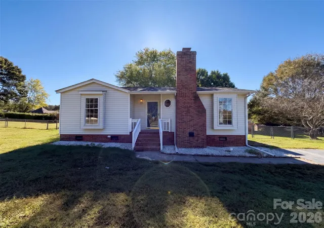 Photo 1 of Single family home for sale at 1815 Gray Bark Dr, Gastonia, NC 28054 | MLS# 4434411 | Listing updated on 2026-10-28