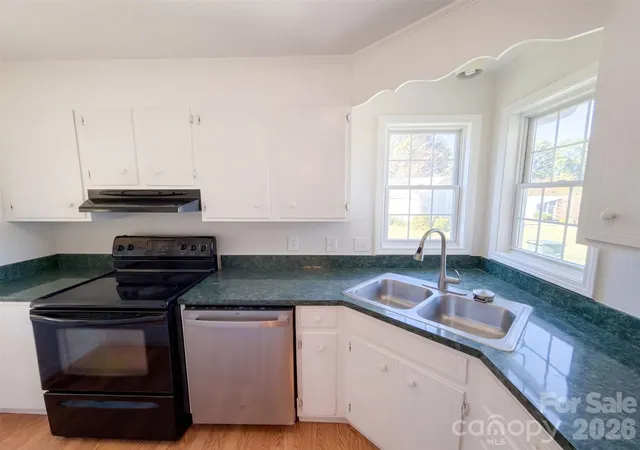 Photo 2 of Single family home for sale at 1815 Gray Bark Dr, Gastonia, NC 28054 | MLS# 4434411 | Listing updated on 2026-10-28