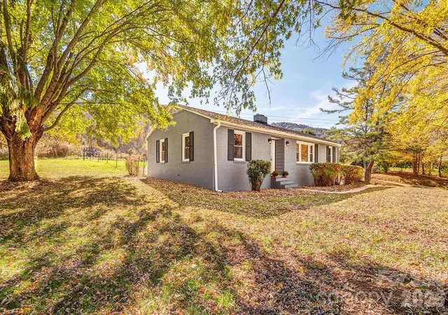 Single family home for sale at 15 Dave Way, Canton, NC 28716 | MLS# 4434422
