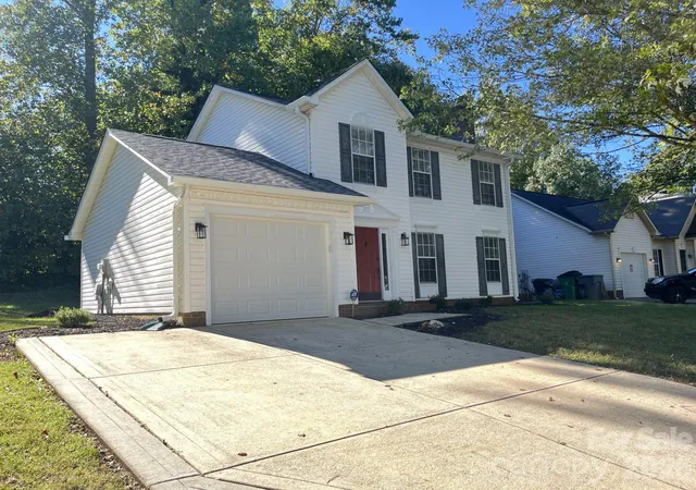 Photo 1 of Single family home for sale at 5326 Groveton Ct, Charlotte, NC 28269 | MLS# 4434439 | Listing updated on 2026-10-20