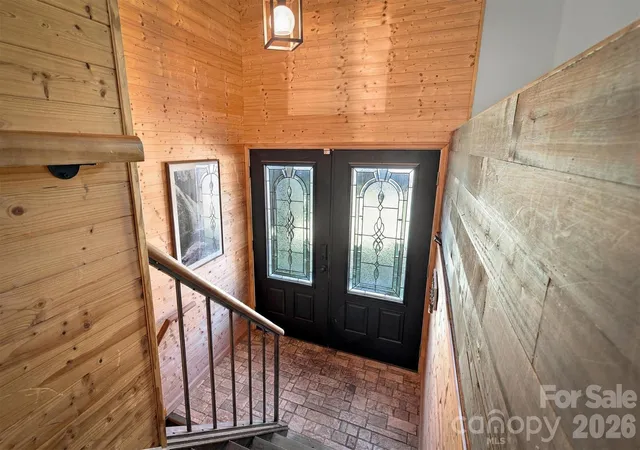 Photo 4 of Single family home for sale at 108 Inglewood Dr, Morganton, NC 28655 | MLS# 4434450 | Listing updated on 2026-10-23