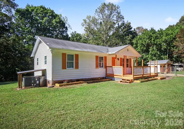 Photo 3 of Sale Pending at 1369 C E Stewart Rd, Clover, SC 29710 | MLS# 4434467 | Listing updated on 2026-10-22