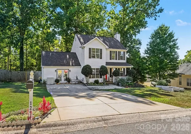 Photo 1 of Sale Pending at 129 Shade Tree Cir, Fort Mill, SC 29715 | MLS# 4434473 | Listing updated on 2026-10-24
