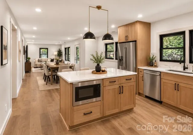 Photo 2 of Single family home for sale at 3921 Havenwood Rd, Charlotte, NC 28205 | MLS# 4434494 | Listing updated on 2026-10-27