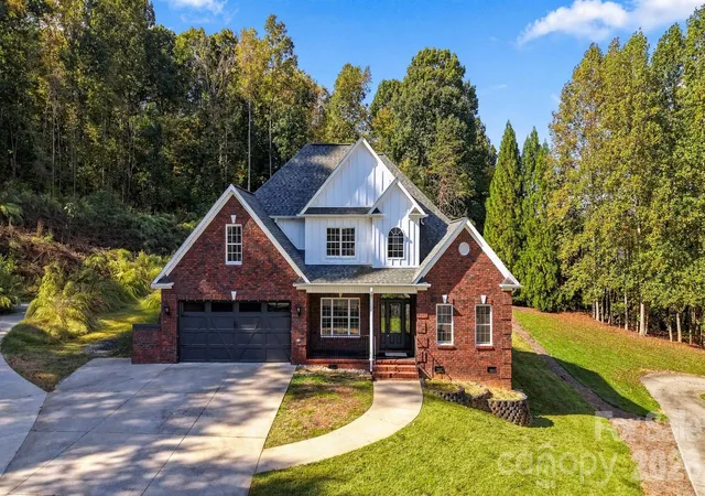 Photo 2 of Single family home for sale at 1216 Fox Chase Dr, Newton, NC 28658 | MLS# 4434501 | Listing updated on 2026-10-19