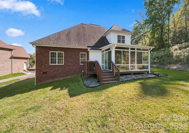 Photo 3 of Single family home for sale at 1216 Fox Chase Dr, Newton, NC 28658 | MLS# 4434501 | Listing updated on 2026-10-19