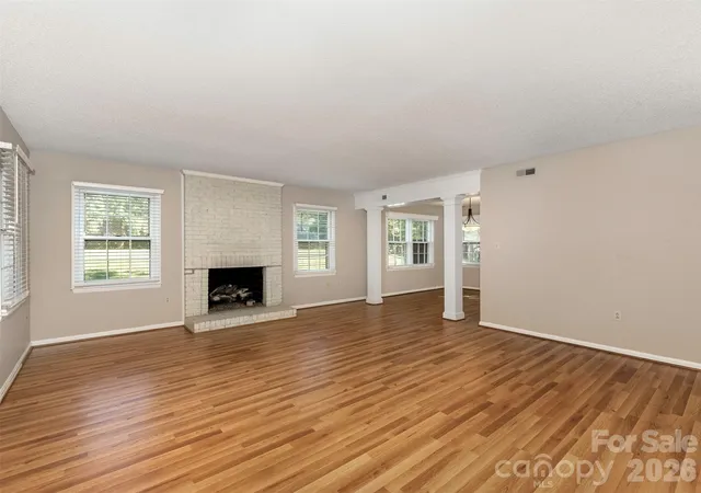 Photo 3 of Sale Pending at 727 Clayfield Ct, Charlotte, NC 28209 | MLS# 4434507 | Listing updated on 2026-10-22