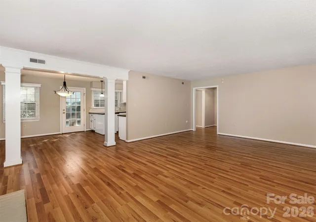 Photo 4 of Sale Pending at 727 Clayfield Ct, Charlotte, NC 28209 | MLS# 4434507 | Listing updated on 2026-10-22