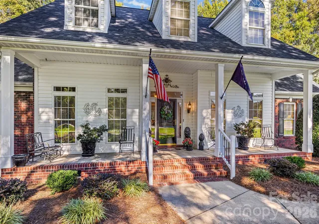 Photo 1 of Single family home for sale at 2005 Westridge Dr, Rock Hill, SC 29732 | MLS# 4434523 | Listing updated on 2026-10-28
