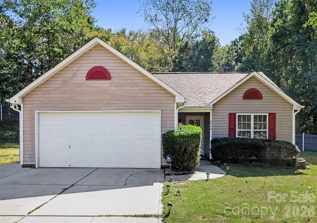 Photo 1 of Single family home for sale at 6950 Silver Garden Ln, Charlotte, NC 28216 | MLS# 4434533 | Listing updated on 2026-10-25