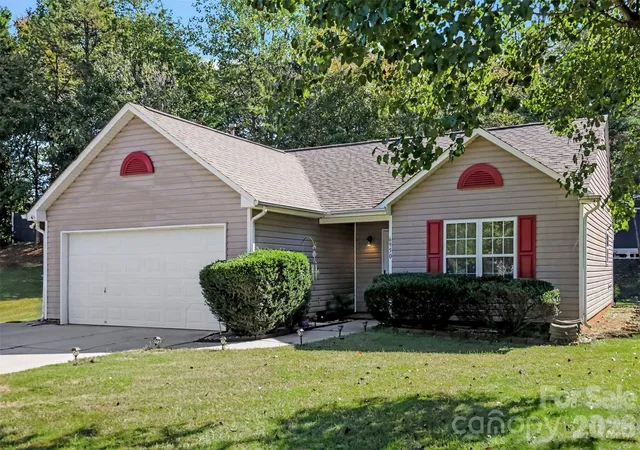 Photo 1 of Single family home for sale at 6950 Silver Garden Ln, Charlotte, NC 28216 | MLS# 4434533 | Listing updated on 2026-10-25