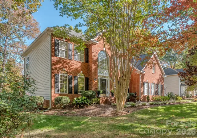 Photo 1 of Single family home for sale at 136 Lockerbie Ln, Mooresville, NC 28115 | MLS# 4434537 | Listing updated on 2026-10-28